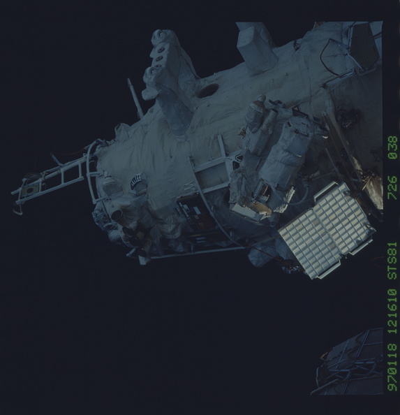 STS081-726-038.jpg