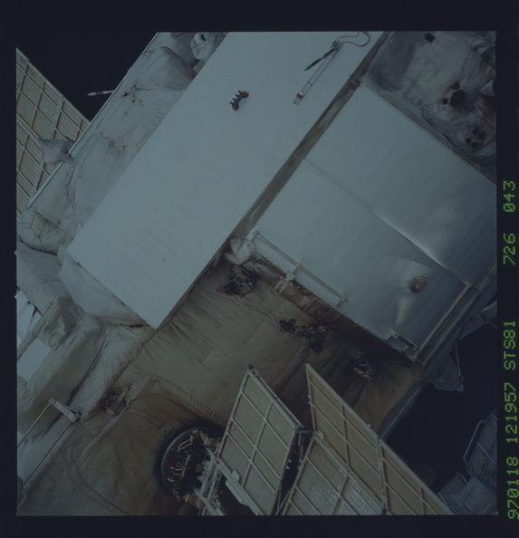 STS081-726-043.jpg