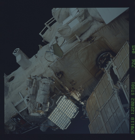 STS081-726-045.jpg