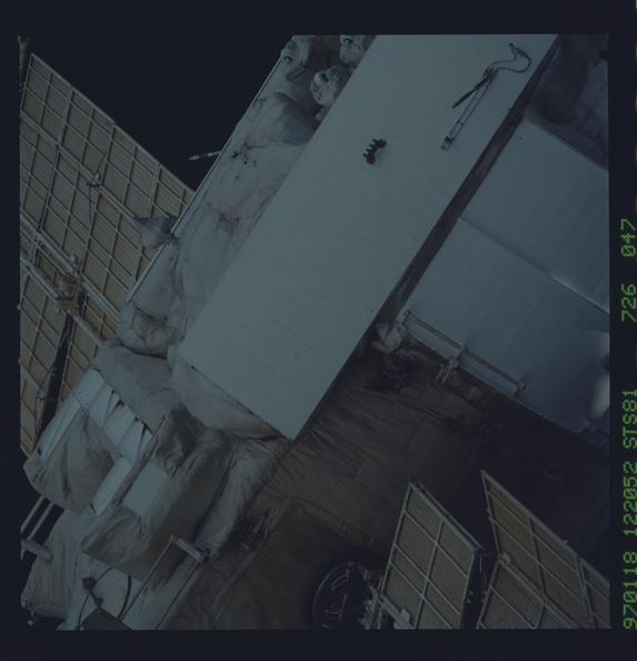 STS081-726-047.jpg