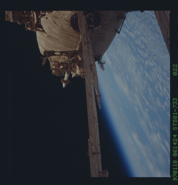 STS081-733-022.jpg