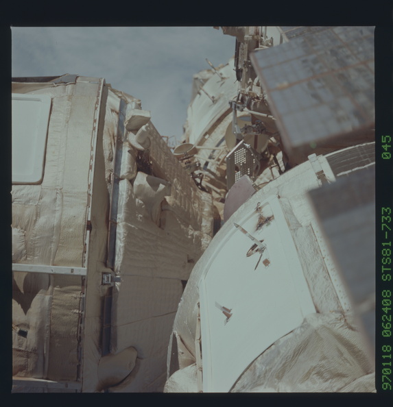 STS081-733-045.jpg