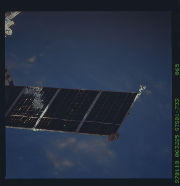 STS081-733-065.jpg