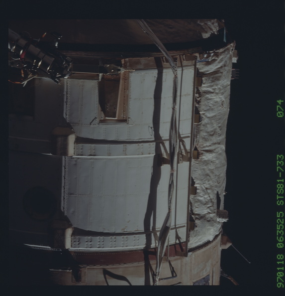STS081-733-074.jpg