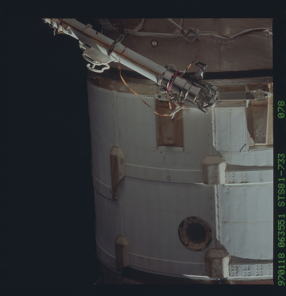 STS081-733-078.jpg