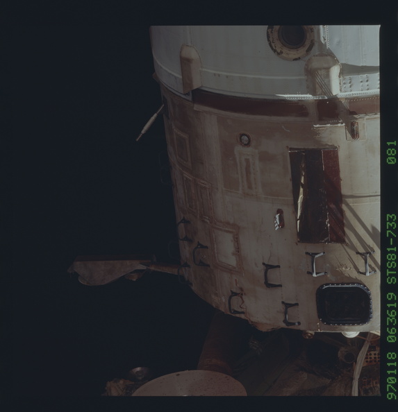 STS081-733-081.jpg