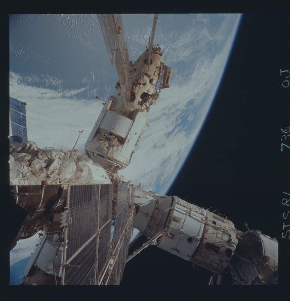STS081-736-00J.jpg