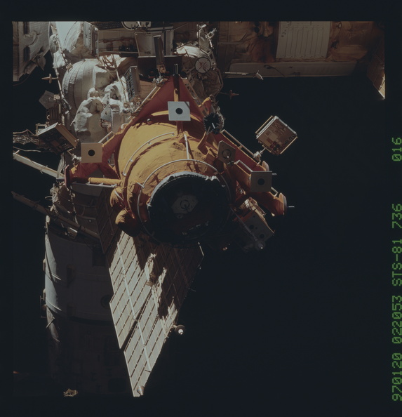 STS081-736-016.jpg