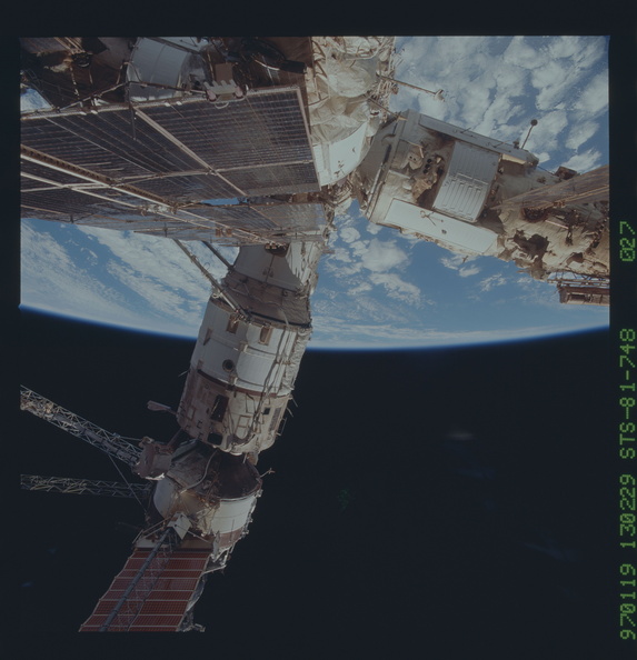 STS081-748-027.jpg