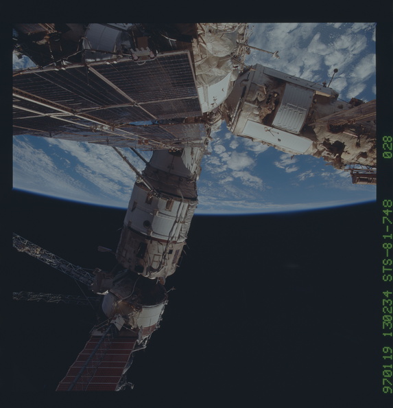 STS081-748-028.jpg