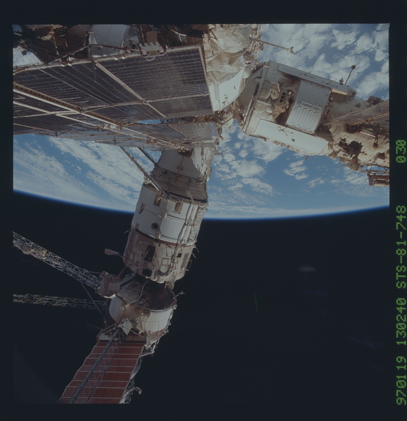 STS081-748-030.jpg
