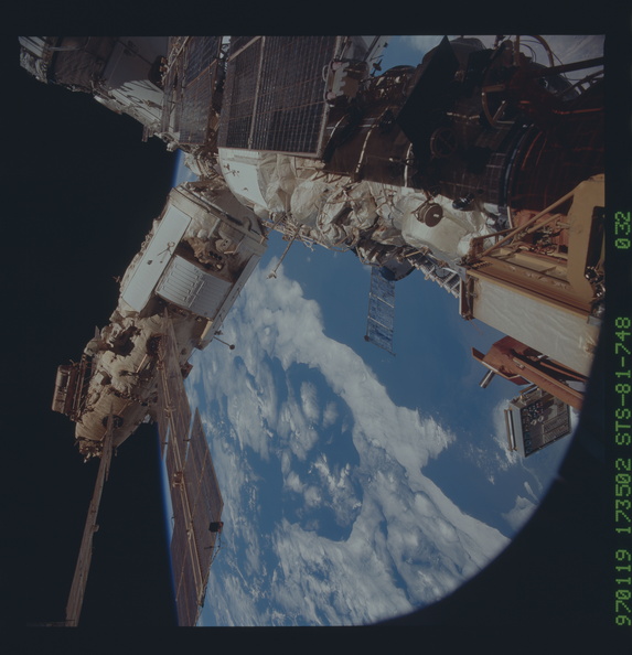 STS081-748-032.jpg