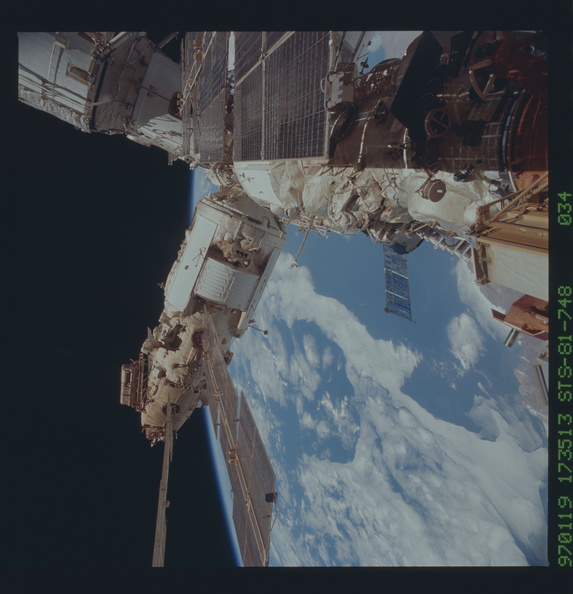 STS081-748-034.jpg