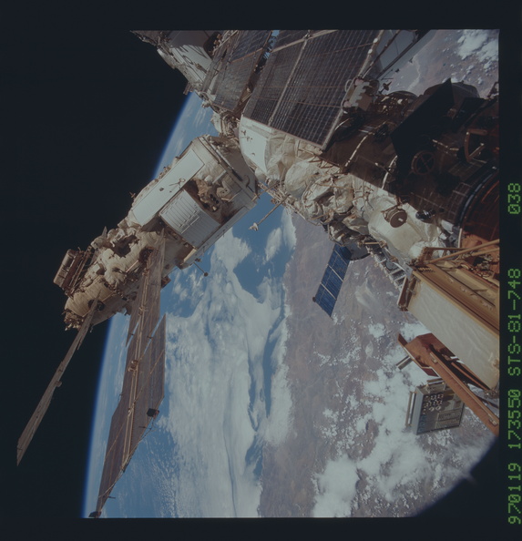 STS081-748-038.jpg