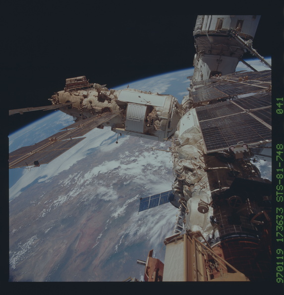 STS081-748-041.jpg