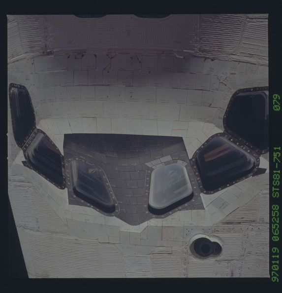 STS081-751-079.jpg