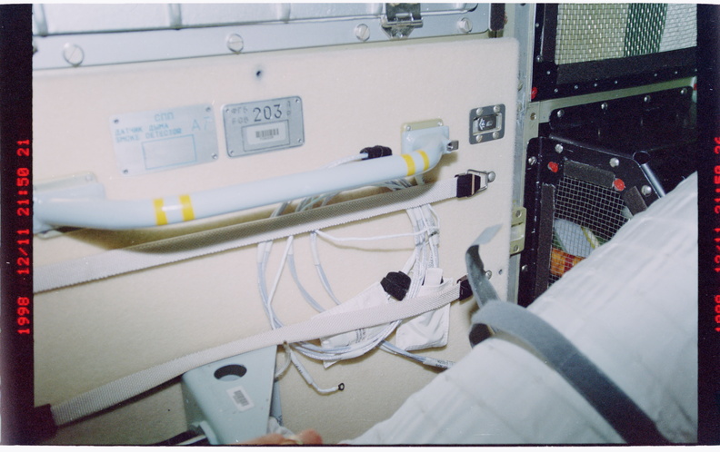 STS088-331-014.jpg