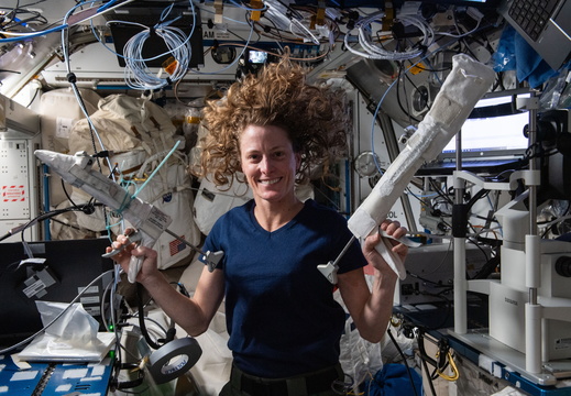 astronaut-loral-ohara-shows-off-spacewalking-tools 53238263952 o