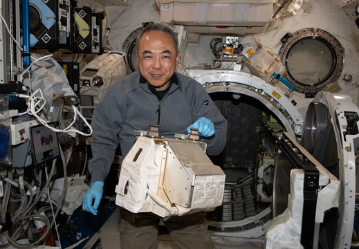 astronaut-satoshi-furukawa-removes-hardware-from-kibos-airlock 53307624019 o