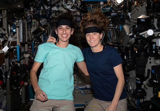astronauts-wear-headbands-packed-with-sensors-monitoring-health 53282884479 o