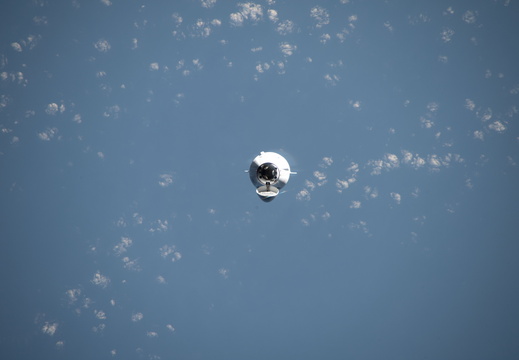 the-spacex-dragon-above-the-indian-ocean 53332590535 o