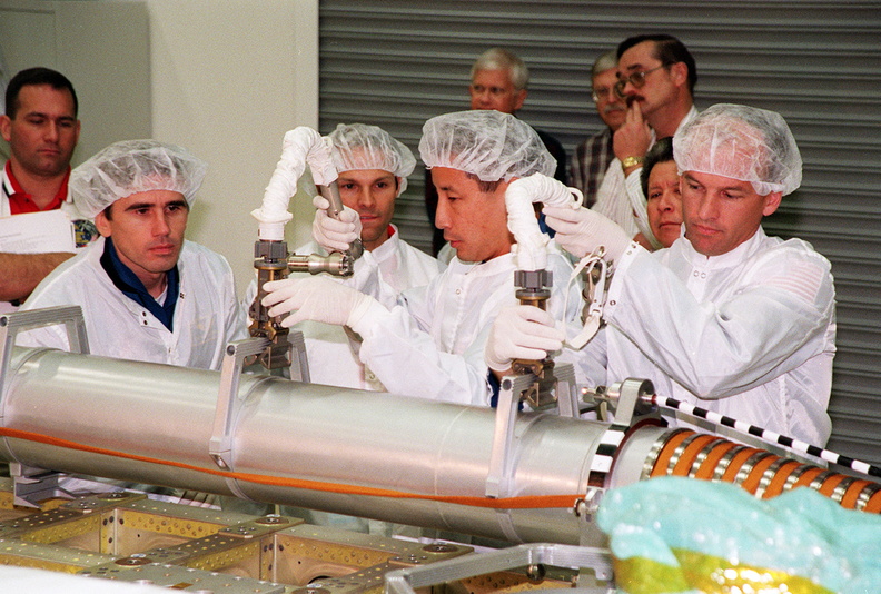 KSC-99PP-1490.jpg