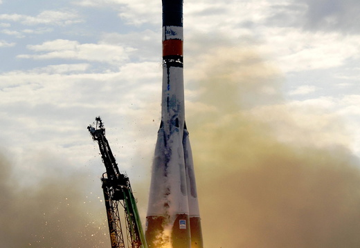 SOYUZ (CREWED)