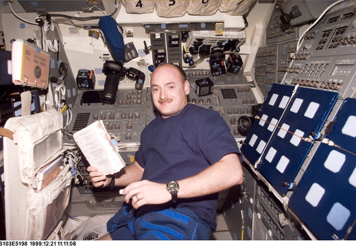 STS103-E-5198