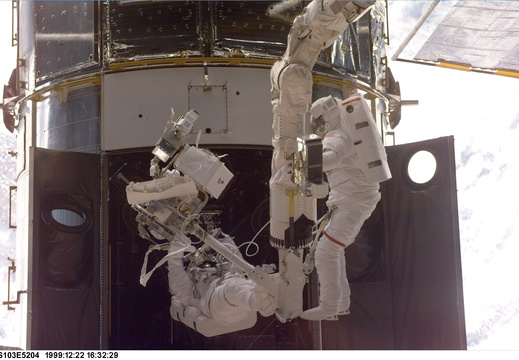 STS103-E-5204