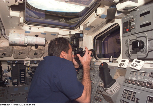 STS103-E-5247