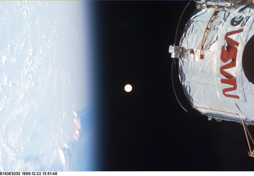 STS103-E-5252