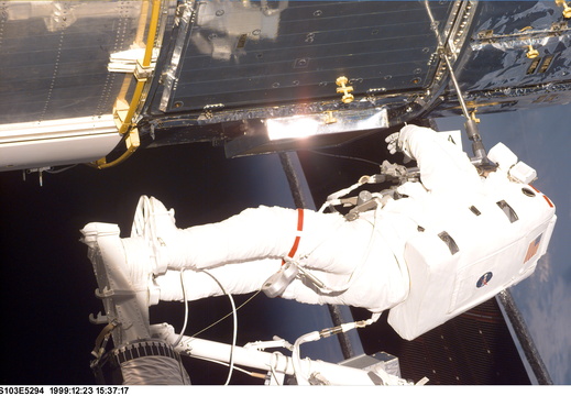 STS103-E-5294