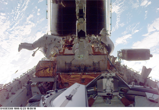 STS103-E-5308