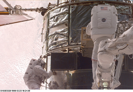 STS103-E-5320