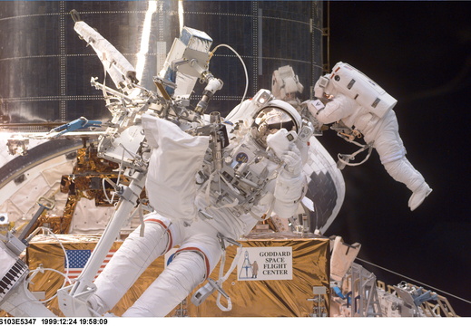 STS103-E-5347