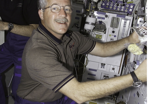 STS100-E-5034