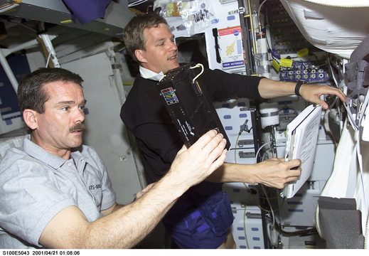 STS100-E-5043
