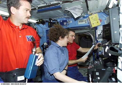 STS100-E-5884