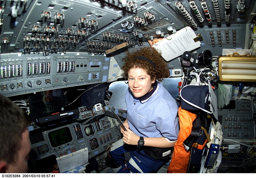 STS102-E-5084