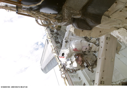 STS102-E-5163