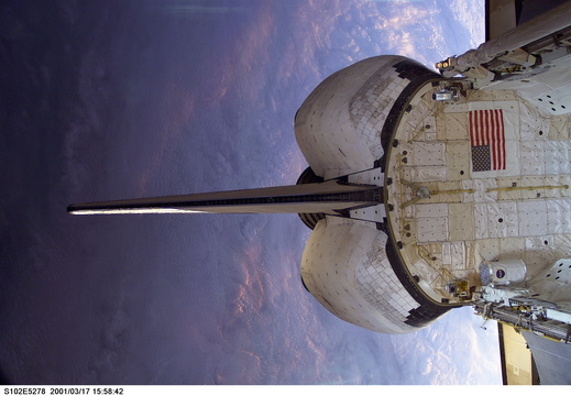 STS102-E-5278