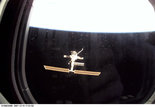 STS108-E-5586