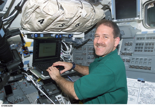 STS109-E-5290