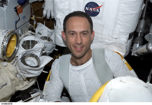 STS109-E-5476
