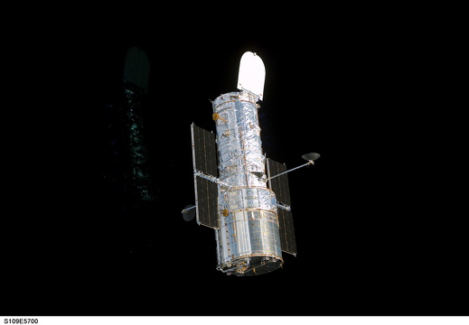 STS109-E-5700