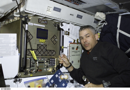 STS110-E-5043