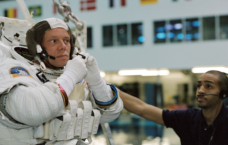 jsc2003-00007_9357229583_o.jpg