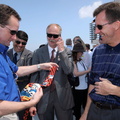 space-shuttle-discovery-sts-124-lands_9365912857_o.jpg
