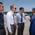 space-shuttle-discovery-sts-124-lands_9368691822_o.jpg