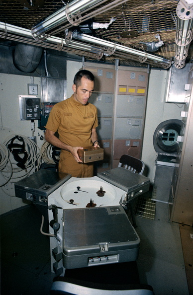 astronaut-robert-crippen_10840559755_o.jpg